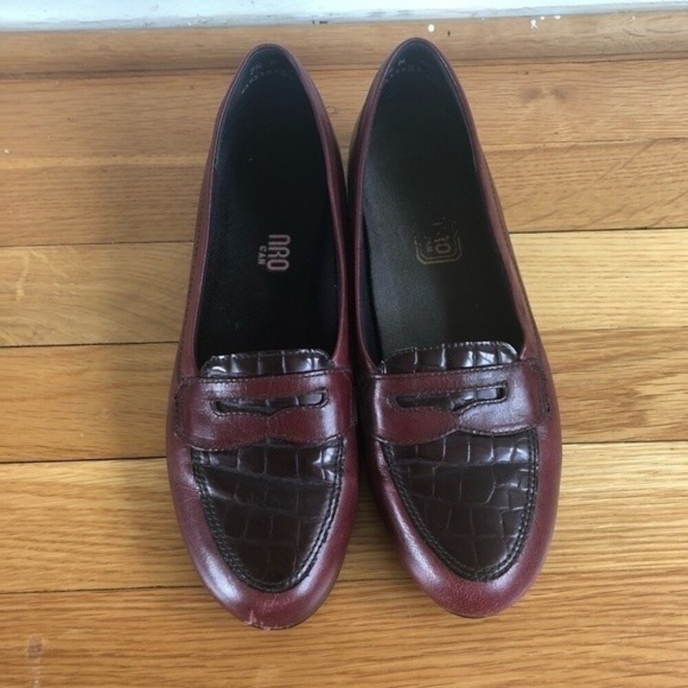 Munro Loafers Burgundy Leather Crocodile Penny Loafer Flat - Picture 5 of 7